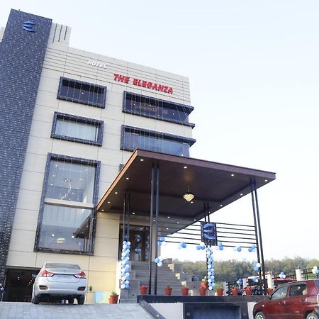 The Eleganza Hotel Jhājra Kültér fotó