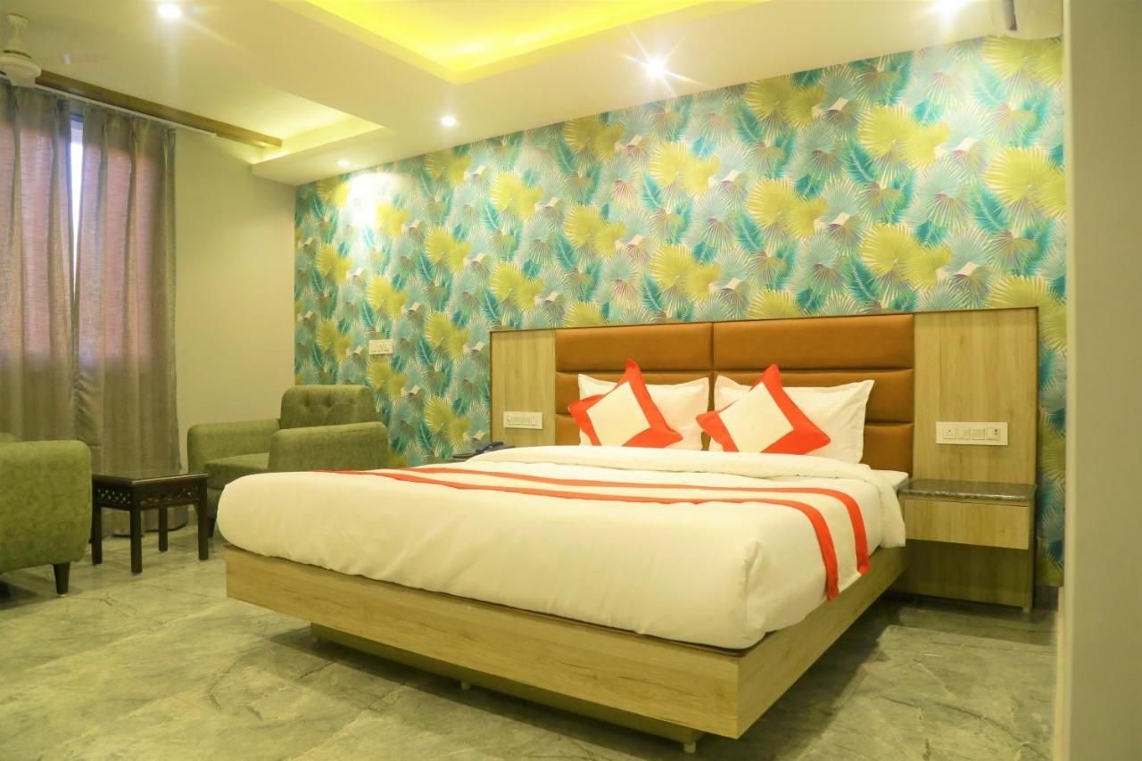 The Eleganza Hotel Jhājra Kültér fotó