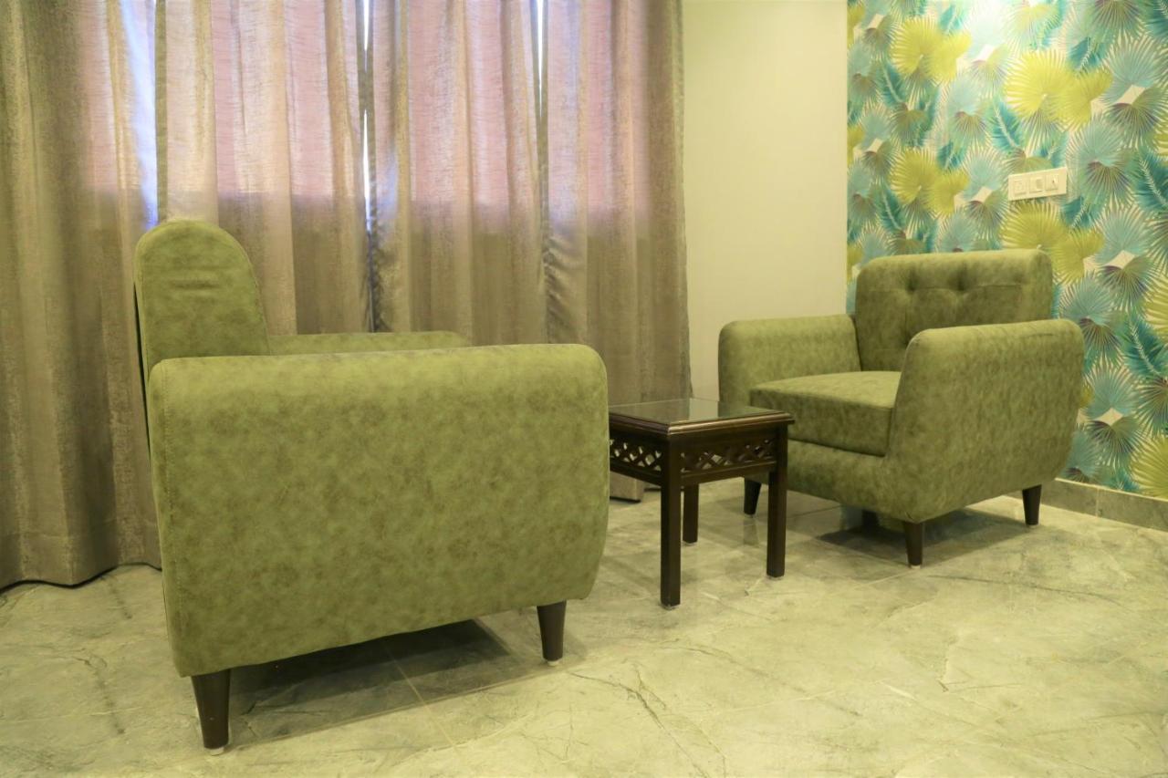 The Eleganza Hotel Jhājra Kültér fotó