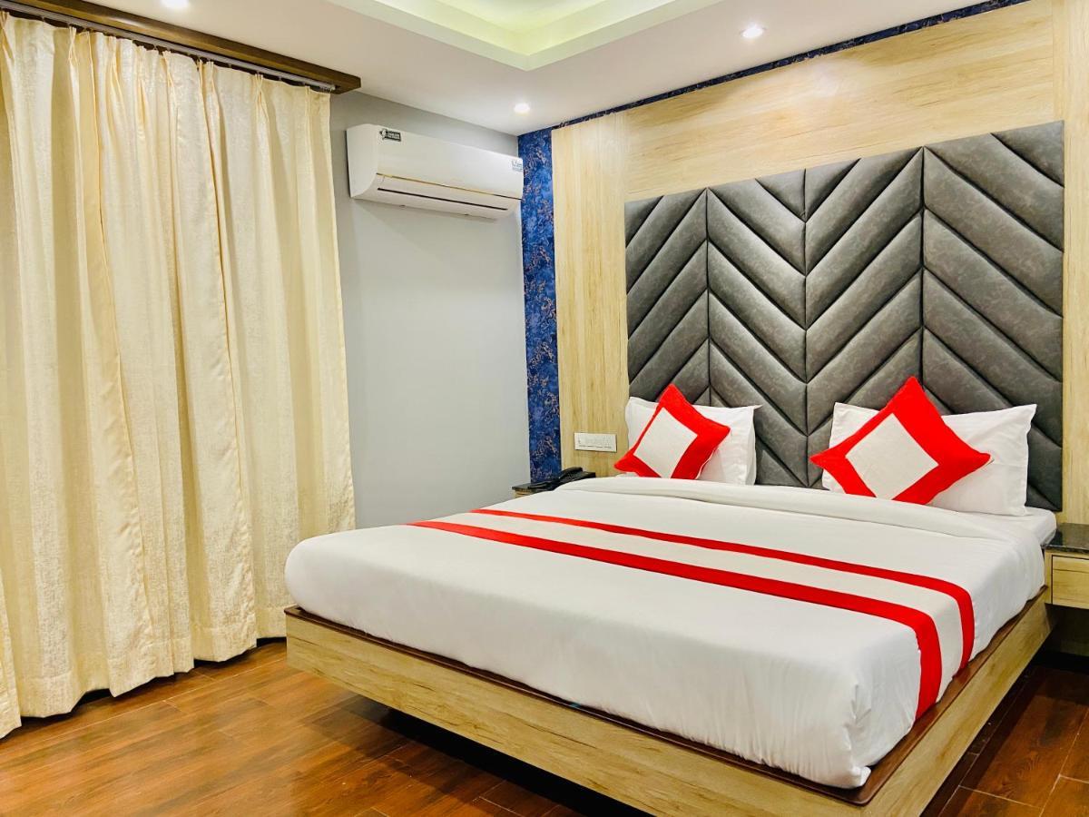 The Eleganza Hotel Jhājra Kültér fotó