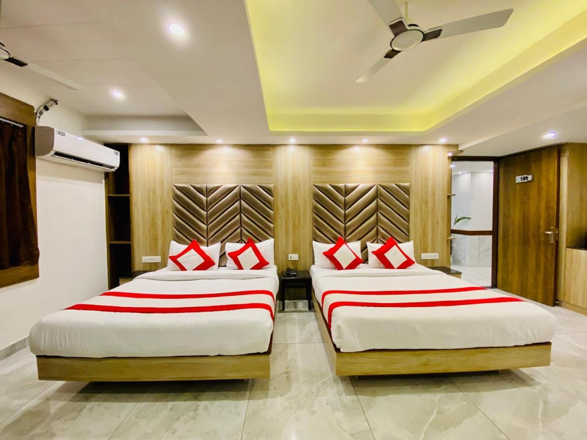 The Eleganza Hotel Jhājra Kültér fotó