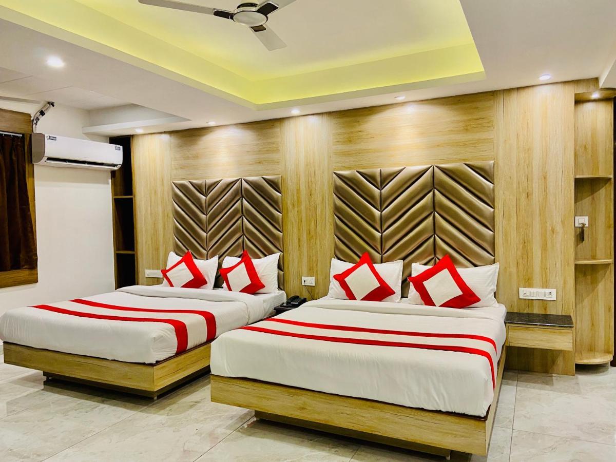 The Eleganza Hotel Jhājra Kültér fotó