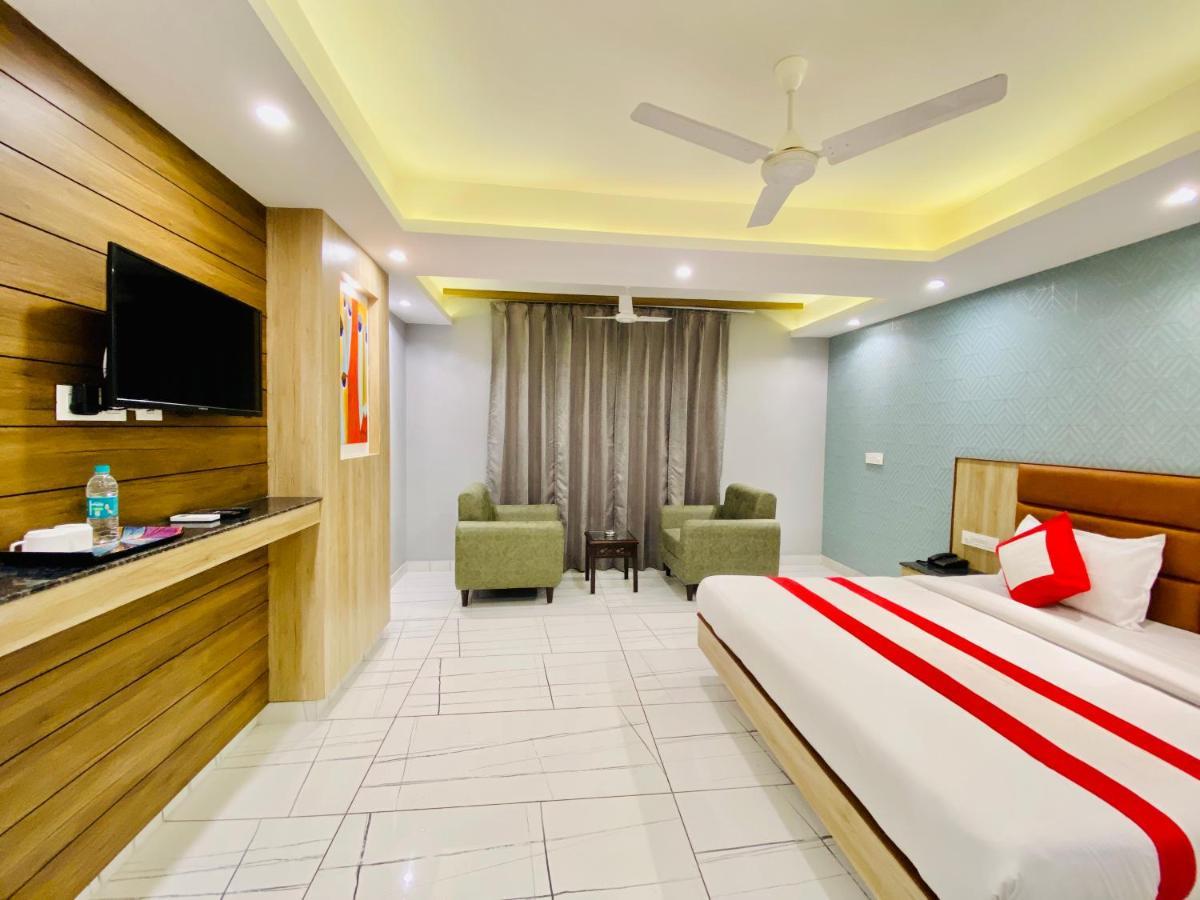 The Eleganza Hotel Jhājra Kültér fotó