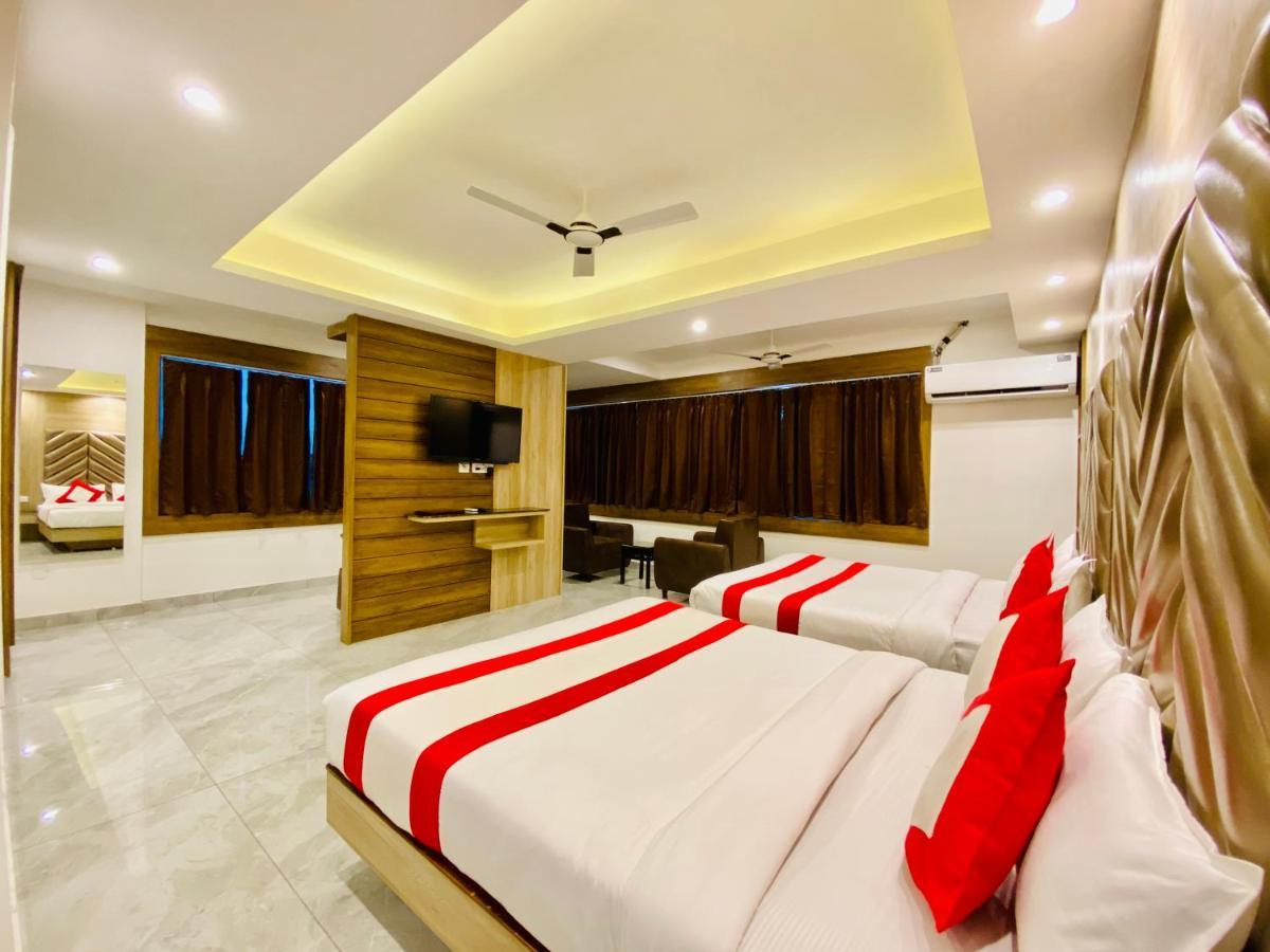 The Eleganza Hotel Jhājra Kültér fotó