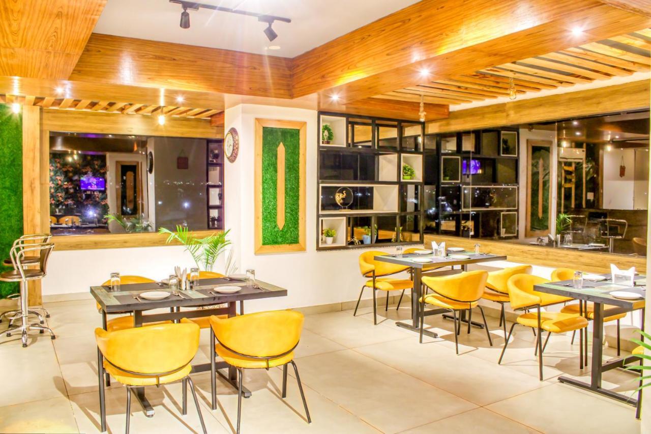 The Eleganza Hotel Jhājra Kültér fotó