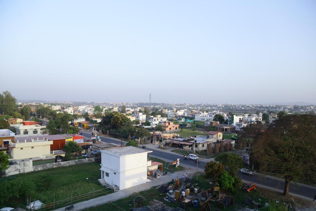 The Eleganza Hotel Jhājra Kültér fotó