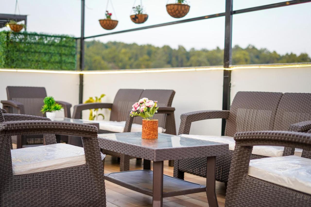 The Eleganza Hotel Jhājra Kültér fotó
