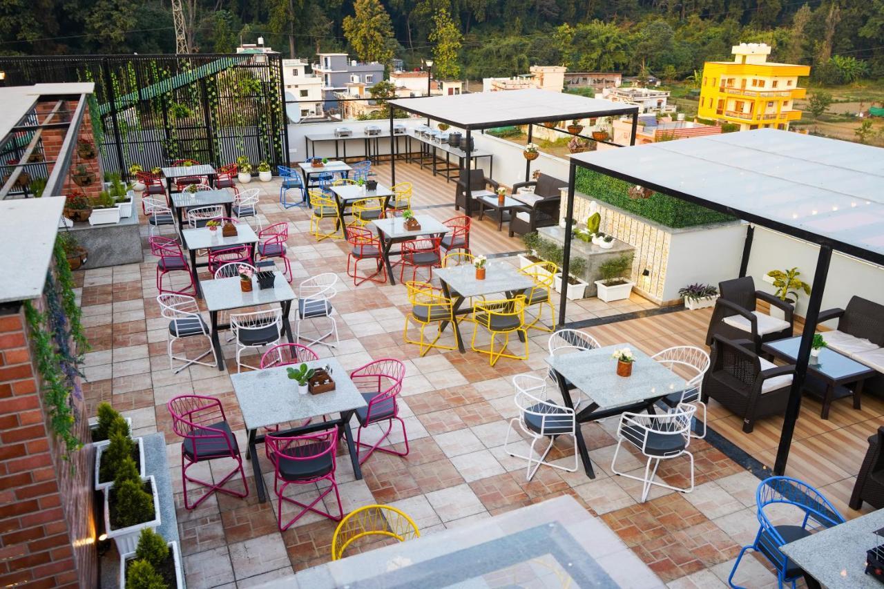 The Eleganza Hotel Jhājra Kültér fotó