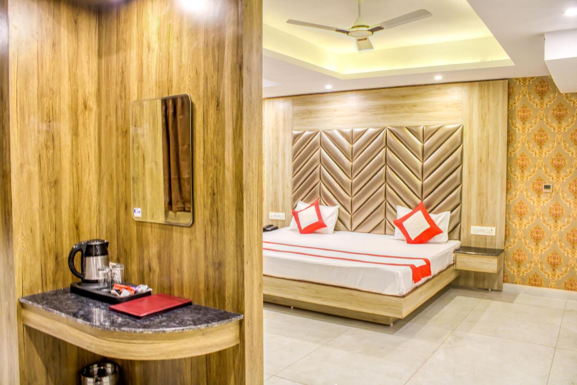 The Eleganza Hotel Jhājra Kültér fotó